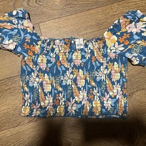 American Eagle crop top with bow and waffle sleeves!